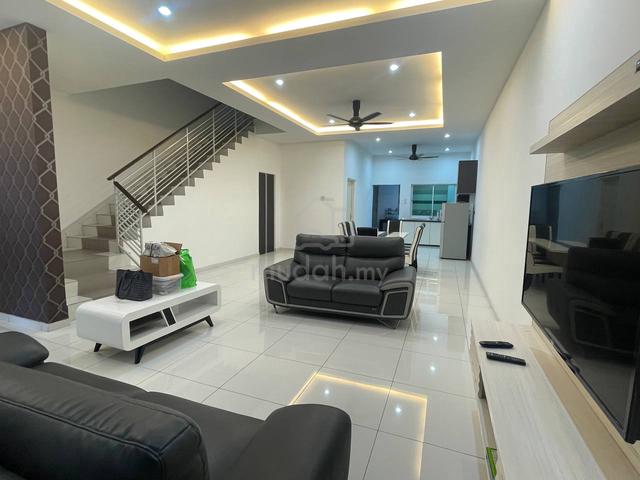 Double Storey Botani Seri Beringin Renovated Depan Padang Cantik 4