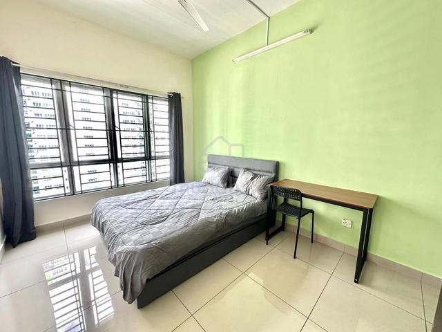 Freshly Renovated MASTER room (MT)| OUG Parklane 1