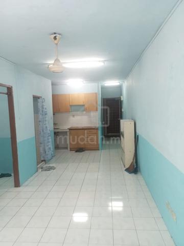 Apartment Idaman 1