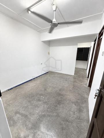 Flat Taman Ungku Tun Aminah 1