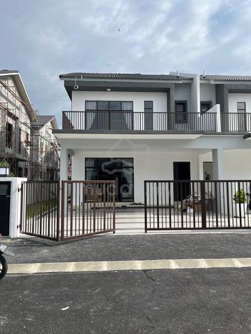 Nilai End Lot【 Gaji 4K boleh Loan Lulus 】FREEHOLD 30x70 Superlink Home 1