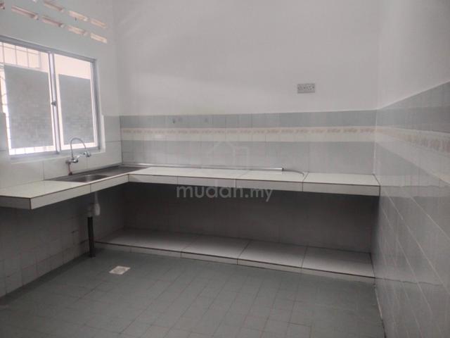 Teres 1 Tingkat Terrace House Taman Desa Cempaka Nilai 4