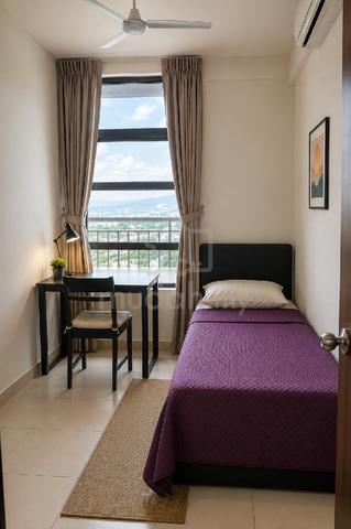 a small room in Garden restaurant JB 1