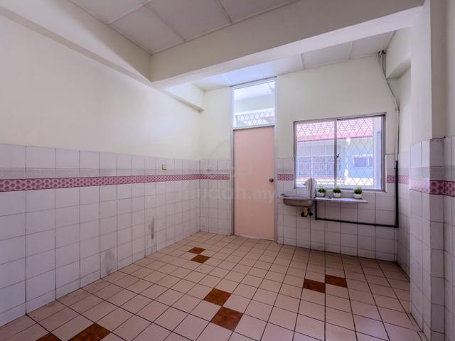 Api-Api Apartment 1