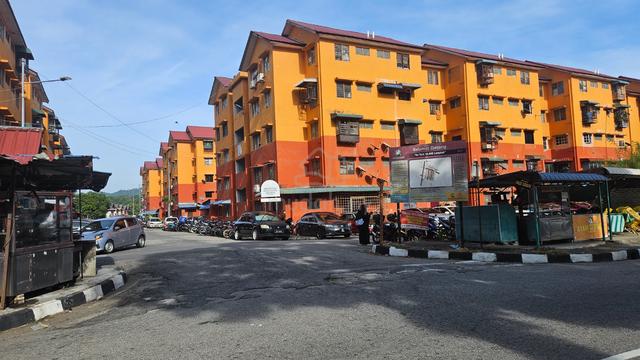 Desa Pandan Baiduri Apartment Block C1 Pangsapuri 3