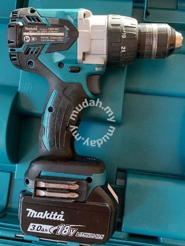 Makita DDF481 battery operated drill 