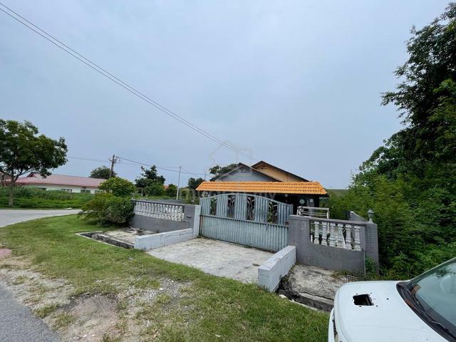 Bungalow House-Big Land Size 4574sqft 1