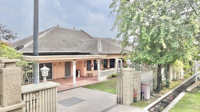 Non-Bumi Lot 1-Storey Semi-D Seksyen 4 Petaling Jaya For Sale 1
