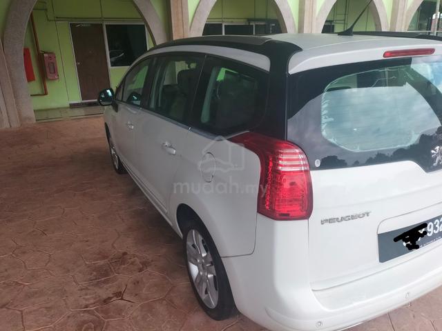 2011 Peugeot 5008 1.6 THP (A) - 4