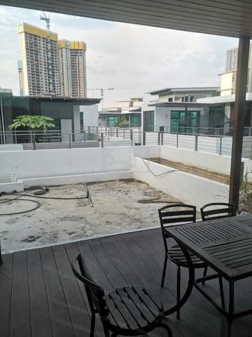 Gated Guarded 3 Storey Bungalow Water Villa For Rent Light City Penang 1