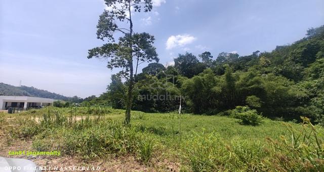 Penampang Maang (Small Hill) Vacant Residential Land. NT1.4acs ((( Fo 1