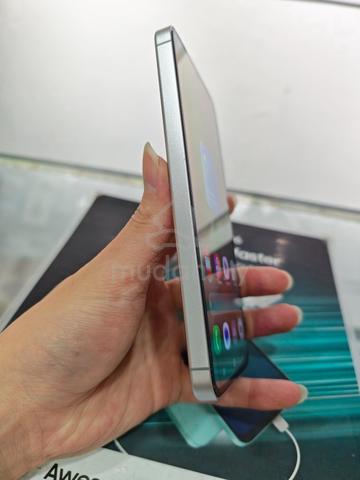 Samsung S24 Fe 5G 8Gb   8Gb Ram / 512Gb Rom - photo 3 of 5