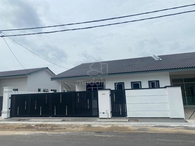 RUMAH SEMI-D SETINGKAT PERUMAHAN MAKMUR SDJ (sebelah sk mat kilau) 1