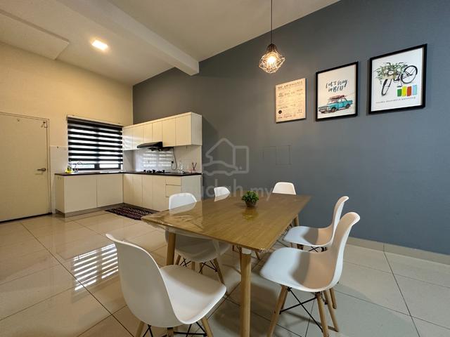 Monet Lily Springtime, Sunsuria City, Kota Warisan 2