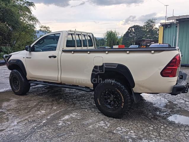 2020 Toyota HILUX 2.4 MT (M) - 5