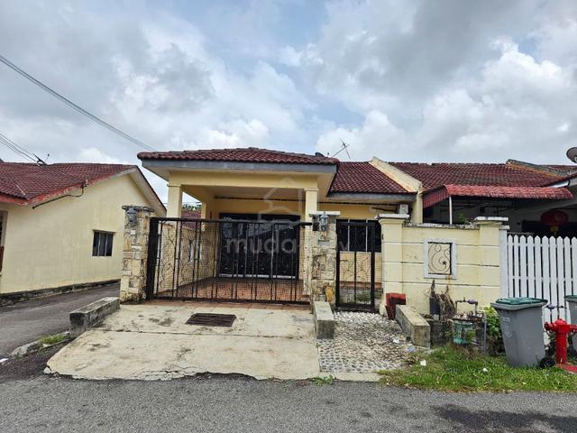 RENOVATED END LOT Single Storey Taman Paya Emas Cheng Melaka 1