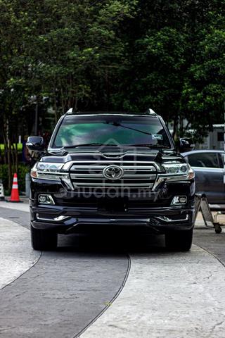 2017 Toyota Land Cruiser 4.6 ZX Low Miles F/Spec - 3
