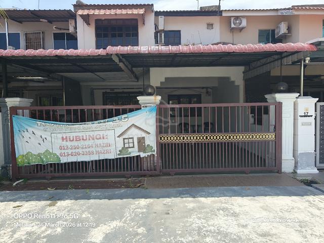 Rumah teres 2 tingkat untuk dijual di Taman Merak Mas,Bukit katil. 1