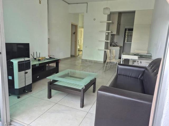 University Place (Plaza Ivory) 1