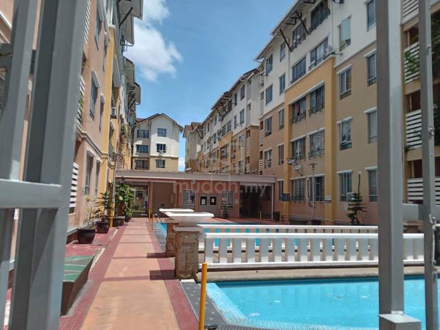 Laman Suria eResort room for Internship Student 1