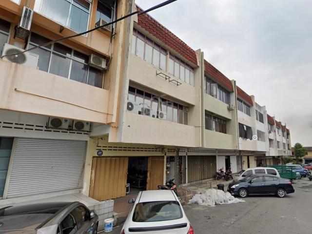 3sty Shop Lot Taman Cheras Indah [ INTERMEDIATE / FACING ROAD ] 1