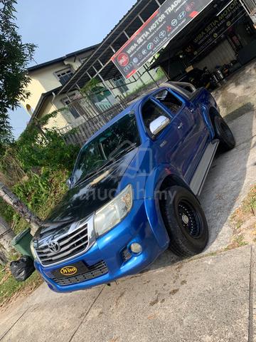 2011 Toyota Hilux D/CAB 2.5 AT - 4