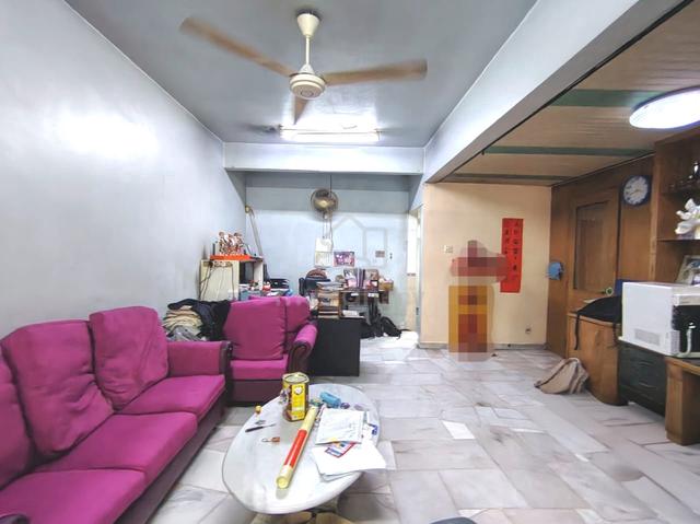 Taman Kinrara Seksyen 4 Jalan Tk 4, Double Storey House 1