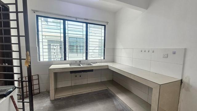 OPEN Facing 2.5 Storey Teres House KEN RIMBA JIMBARAN Sek 16 Shah Alam 1