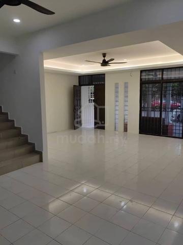 Double Storey Semi D House[ALMA]FULLY RENOVATED FREEHOLD 2240SQFT !!!