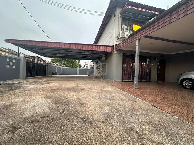 [Corner Lot] Teluk Gedung Indah Port Klang corner 2368sqft Reno for sa 1