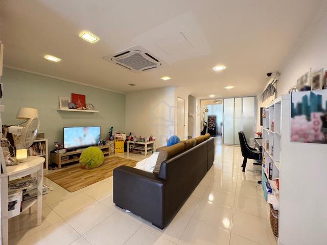 Freehold 2-Storey Taman Universiti Indah | Fully Extended 1