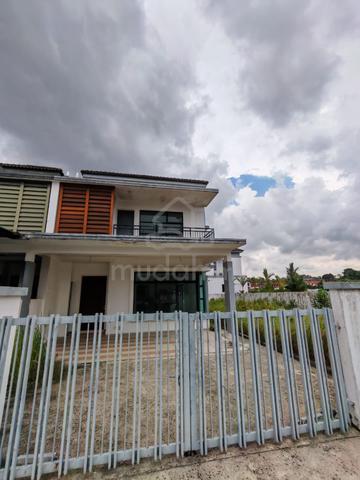 Taman Desa Tebrau, Double Storey Corner Lot For Sale. 1