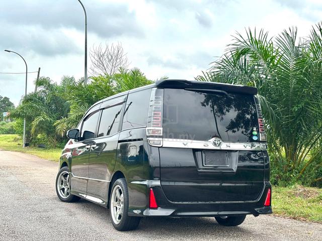 2018 Toyota VOXY 2.0 ZS KIRAMEKI (A) - 4
