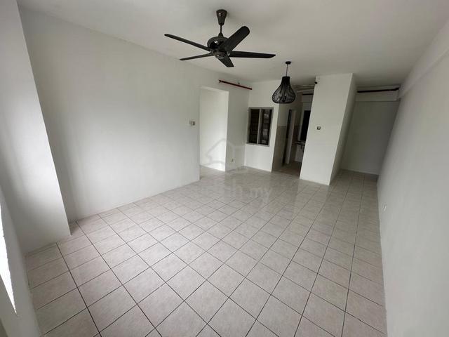Villa Mutiara @ Mutiara Complex 1