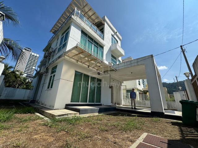 Full Luxury Furnish 3 Storey Corner Unit For Sale Solok Teluk Kumbar 1
