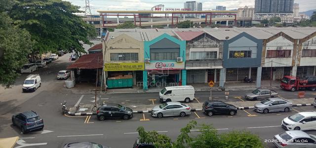 Corner First Floor ShopLot  near MRT Jinjang 1