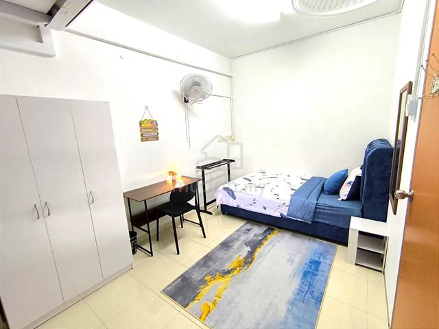 Bilik Premium Wanita near HTAA/Bdr Kuantan lengkap WIFI/Cleaner/Coway 1