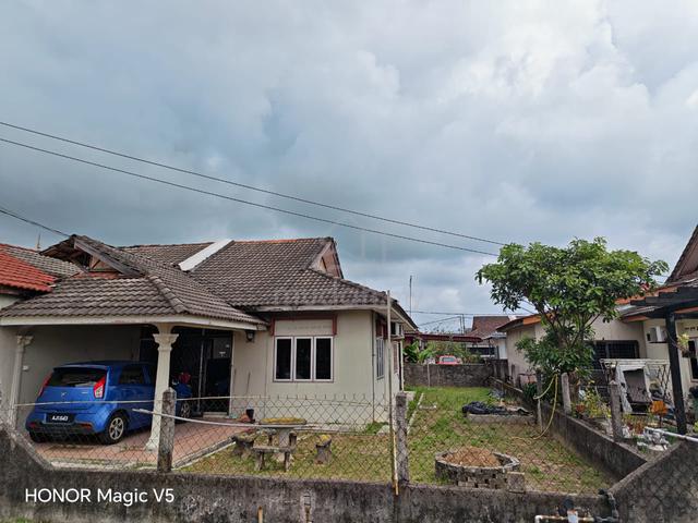Semi Detached House Fully Furnished at Paka 1