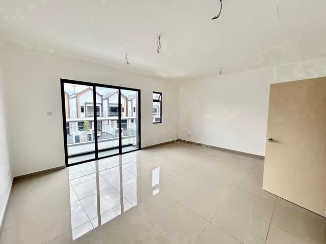 Brand New Tebrau @ Bae Type B Jalan Laman Permata Double Storey House 1