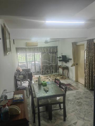 Iris Apartment (Taman Desa) 1