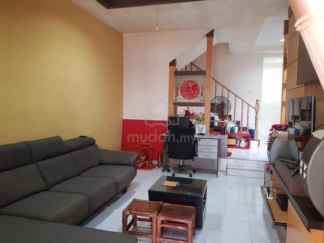 Taman Johor Jaya (Ros Merah Height) 1