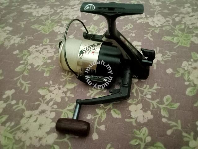 Shimano Spinning Reel 05 Twin Power 4000 USED