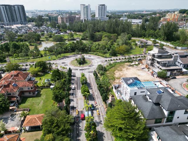 Exclusive Bungalow Land in D'Kayangan, Seksyen 13, Shah Alam 1