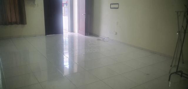 Telok Gadong Besar 2.5 Storey Basic Unit For Rent 1