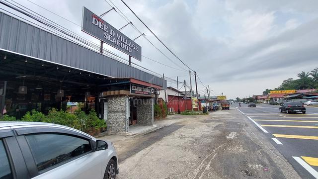 Tanah di Sg Buloh berserta bangunan 1