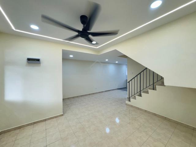 Gelang Patah _ Taman Nusantara _ Renovated Unit _ Hot Area 1