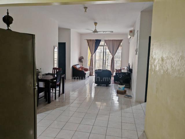 Fully furnished room 1