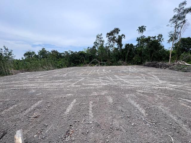 2 Tanah Lot Banglo di Kg Pelandang 1