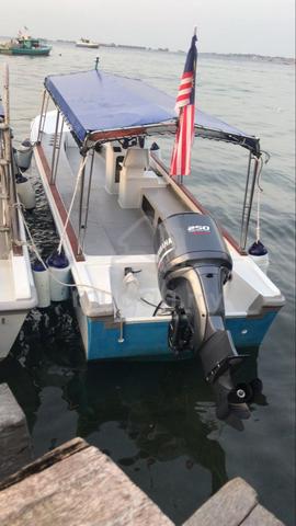 Bot 32kaki Fibreglass 250HP Yamaha - photo 2 of 2
