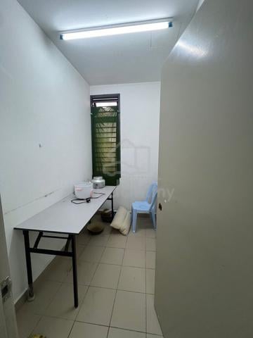 Austin Duta Double Storey Superlink 5 Bed Partial furnish Taman Daya 1
